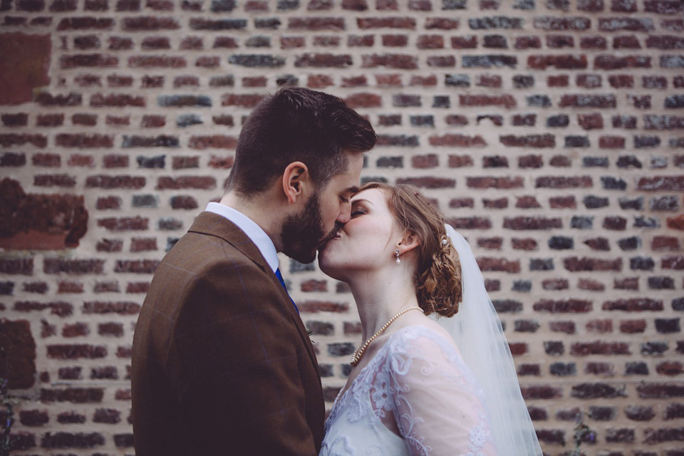 Elizabeth Avey Vintage Lace and Tulips for a Relaxed Spring Barn Wedding. Photography by Kate Scott.