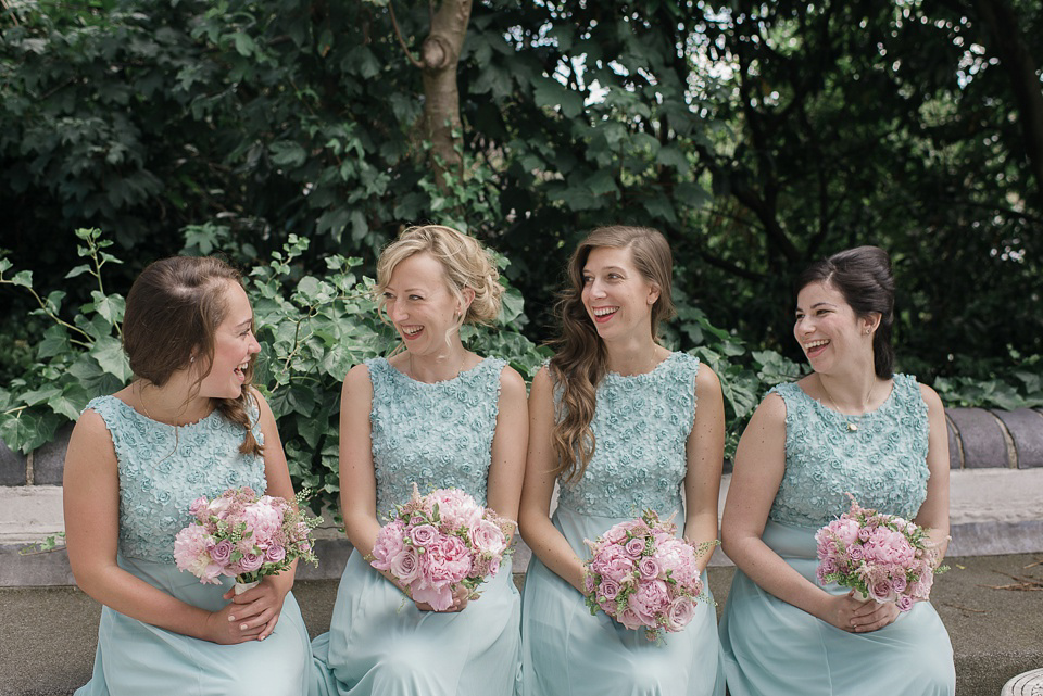 Stephanie Allin Elegance for a Pastel Colour London Wedding. Photography by Julie Michaelsen.