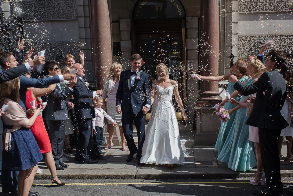 Stephanie Allin Elegance for a Pastel Colour London Wedding. Photography by Julie Michaelsen.