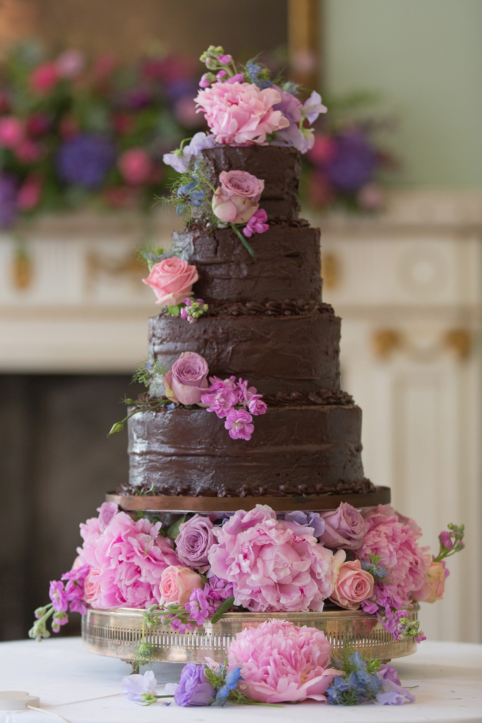 Stephanie Allin Elegance for a Pastel Colour London Wedding. Photography by Julie Michaelsen.