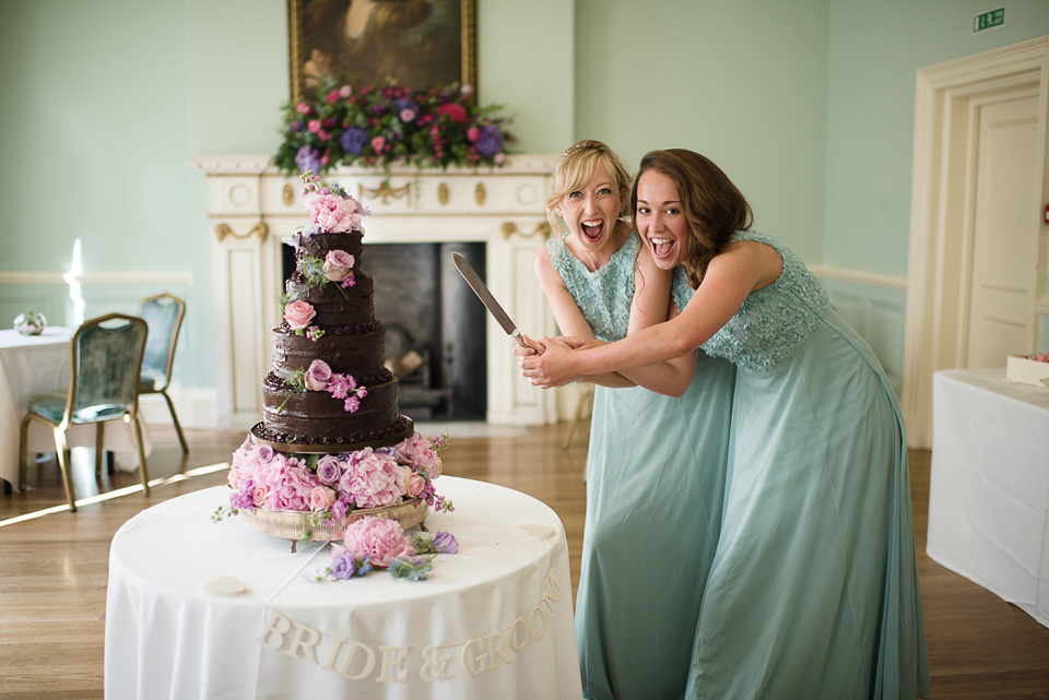 Stephanie Allin Elegance for a Pastel Colour London Wedding. Photography by Julie Michaelsen.