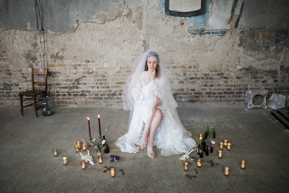 Elizabeth Dye Glamour and Gold: An Alchemy Inspired Bridal Shoot. Images by Bianco Photography.