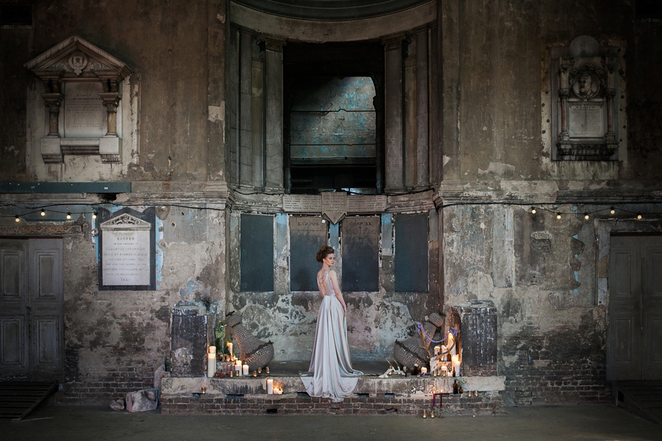 Elizabeth Dye Glamour and Gold: An Alchemy Inspired Bridal Shoot. Images by Bianco Photography.