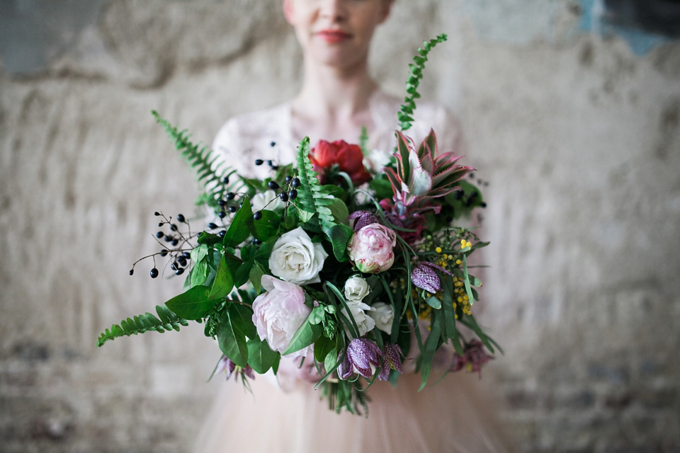 Elizabeth Dye Glamour and Gold: An Alchemy Inspired Bridal Shoot. Images by Bianco Photography.