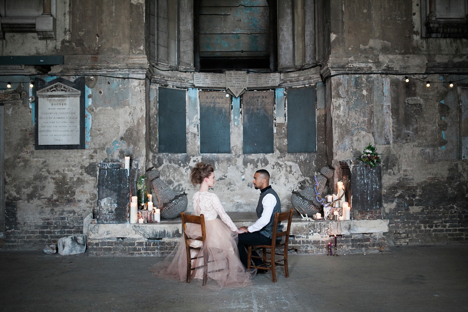 Elizabeth Dye Glamour and Gold: An Alchemy Inspired Bridal Shoot. Images by Bianco Photography.