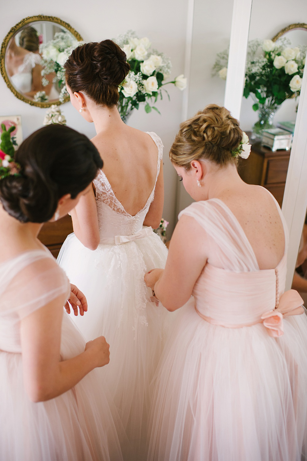 A Grace Kelly Inspired Bride and her Elegant Party Inspired Wedding. Photography by Claire Morgan.