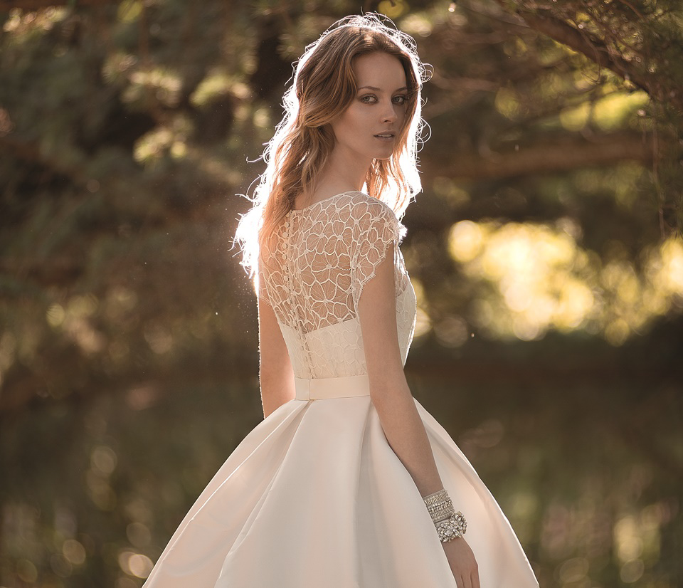 Jesús Peiró’s 2016 Nanda Devi Collection of Sophisticated and Elegant Wedding Dresses Jesús Peiró’s 2016 Nanda Devi Collection of Sophisticated and Elegant Wedding Dresses