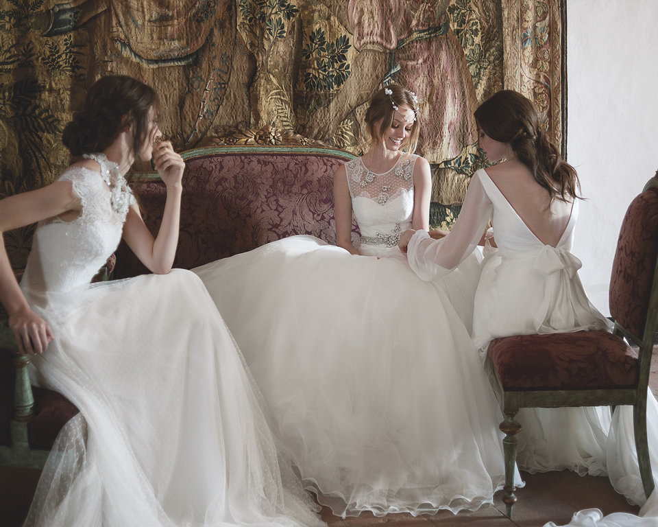 Jesús Peiró’s 2016 Nanda Devi Collection of Sophisticated and Elegant Wedding Dresses Jesús Peiró’s 2016 Nanda Devi Collection of Sophisticated and Elegant Wedding Dresses
