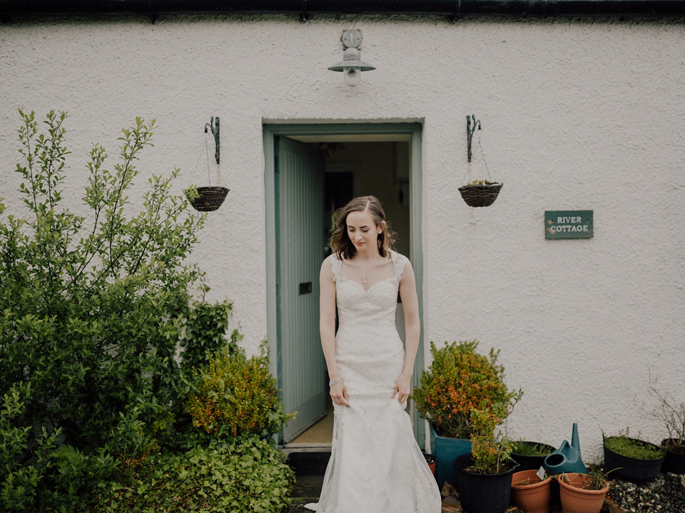 The most Simple and Stunning Elopement to the Isle of Skye. Photography by Capyture.