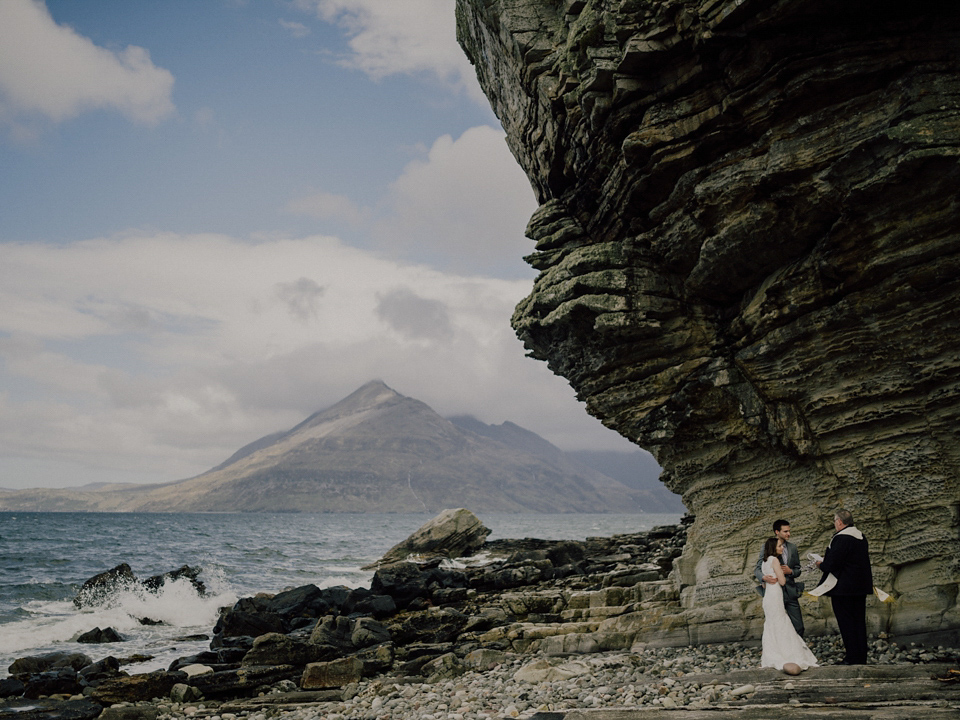 The most Simple and Stunning Elopement to the Isle of Skye. Photography by Capyture.