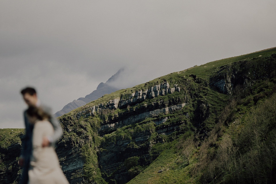 The most Simple and Stunning Elopement to the Isle of Skye. Photography by Capyture.