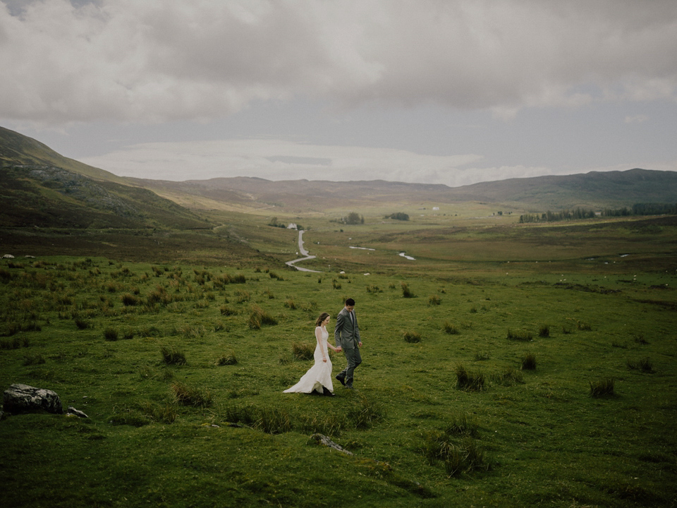 The most Simple and Stunning Elopement to the Isle of Skye. Photography by Capyture.