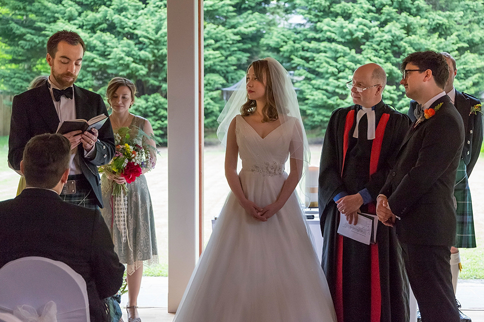 wpid386699 colourful fun family edinburgh wedding 16