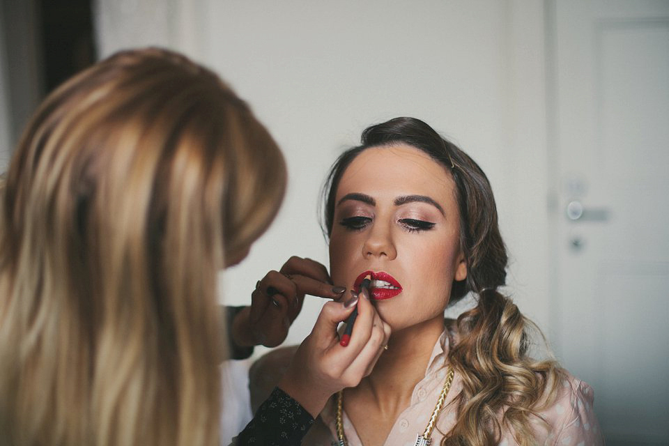 A Humanist Ceremony for an Old-School Glamour Inspired Wedding in Glasgow. Photography by Maureen Du Preez.