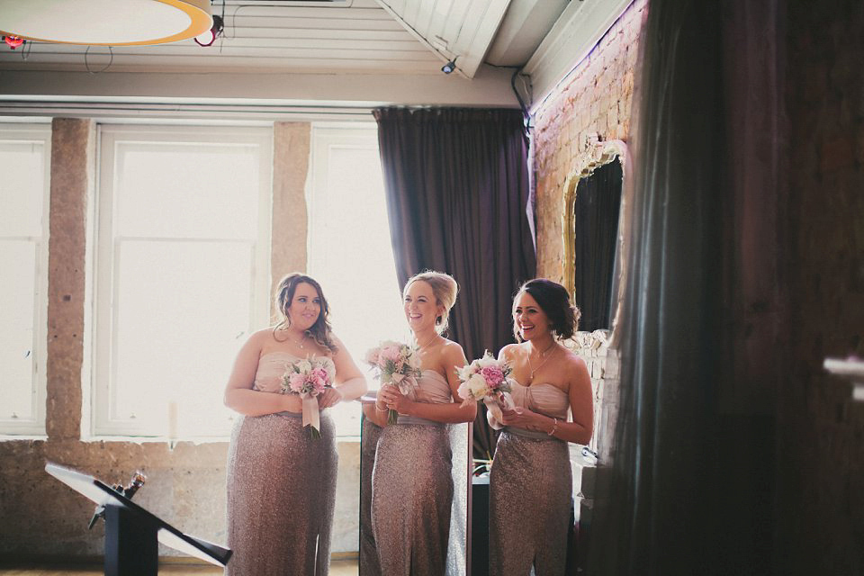 A Humanist Ceremony for an Old-School Glamour Inspired Wedding in Glasgow. Photography by Maureen Du Preez.