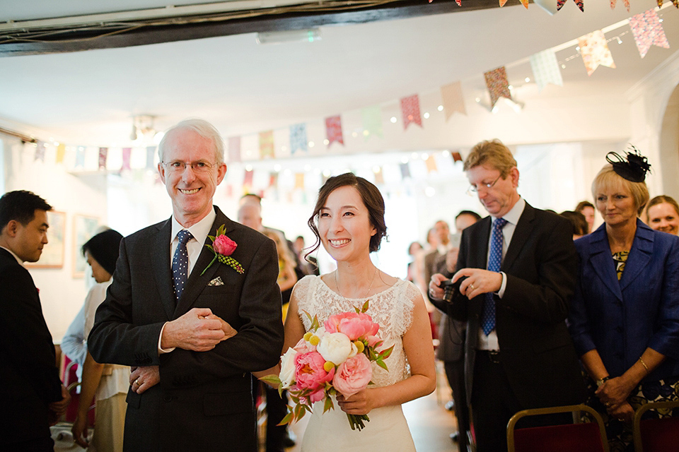 A Multicultural Wedding With Tea, Lace and Pink Balloons. Photography by Irene Yap.