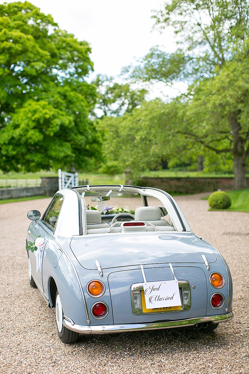 A Charlotte Balbier Gown for an Elegant Black Tie Wedding at Iscoyd Park. Photography by Anneli Marinovich.