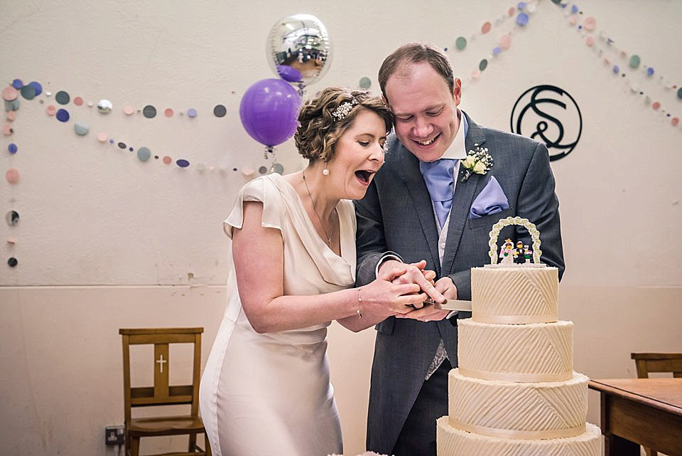 An Elegant Ghost Gown for a Relaxed City Wedding. Photography by Julie Anne Images.