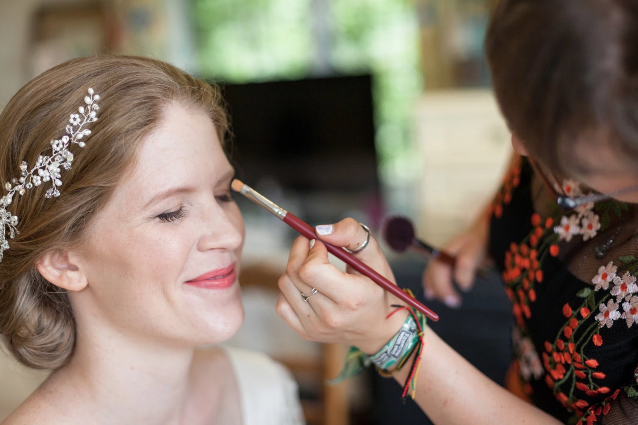 Laura Anne Hair & Makeup Designer 1 a7a95b039751f2f554859d7239f562c1