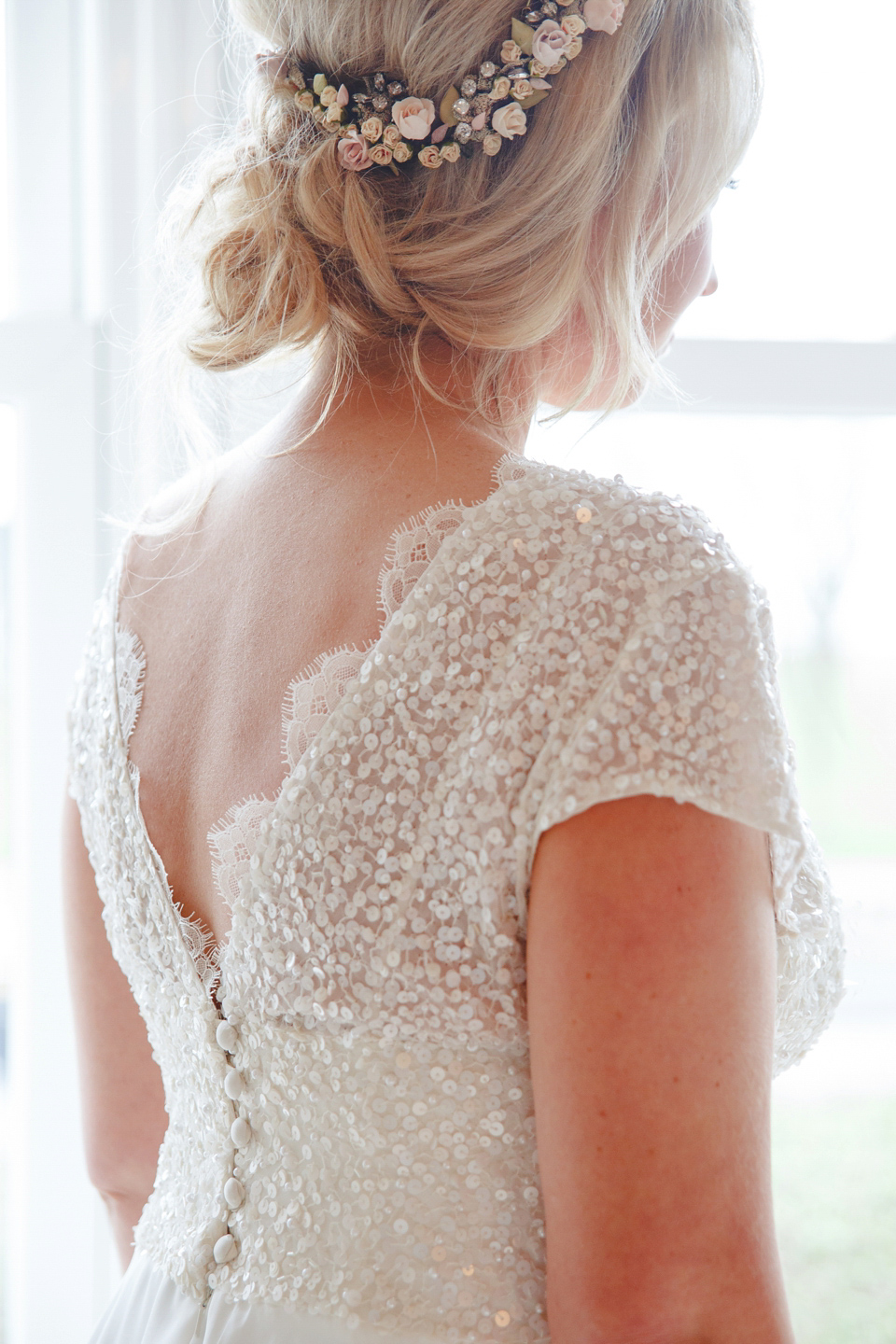 The wedding of Sinclair Seller, co-founder of Maids to Measure. Sinclair had 13 bridesmaids for her laid-back and glamorous British backyard wedding. Photography by Claire Graham and Lucy Davenport.