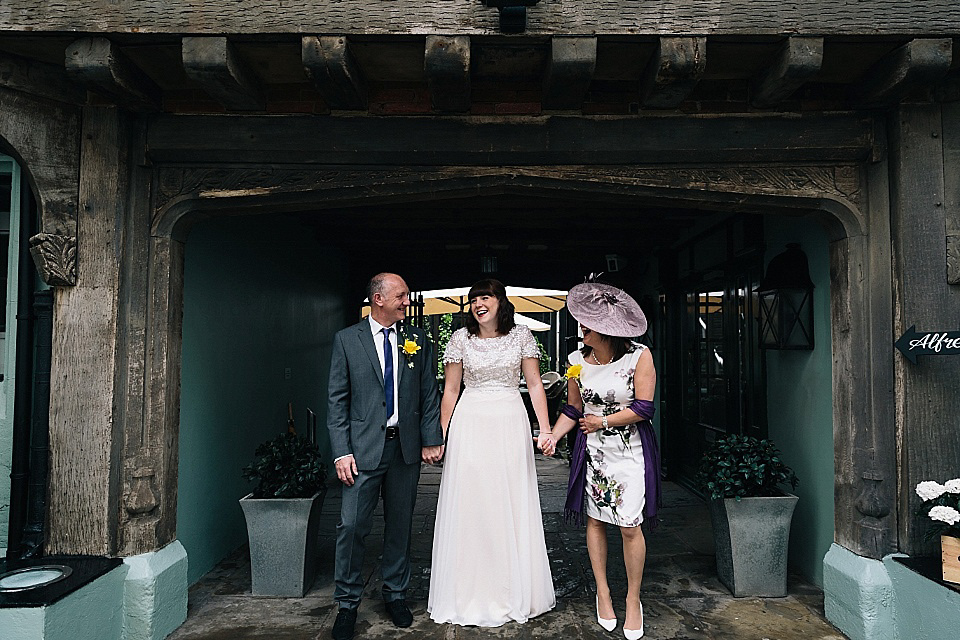 A Rainy Day Brighton Bandstand Wedding. Photography by Heather Shuker of Eclection Photography.