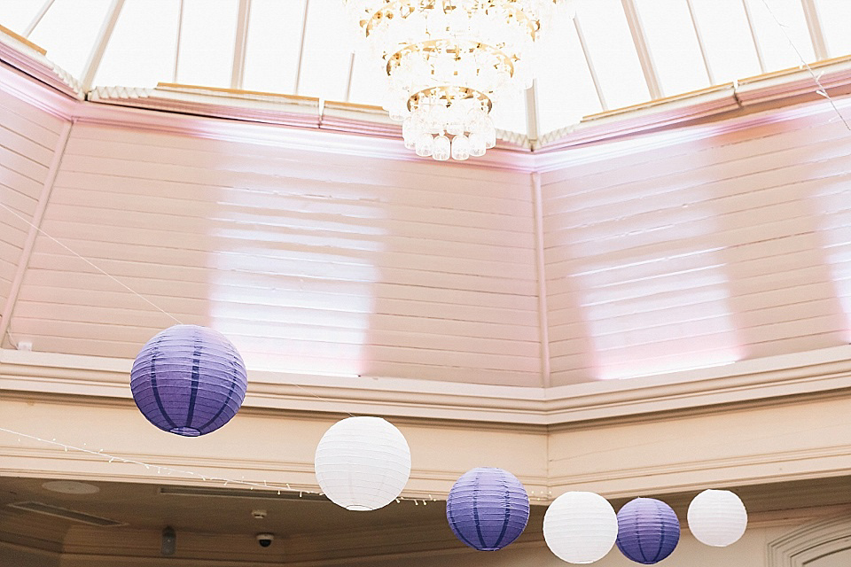 A Rainy Day Brighton Bandstand Wedding. Photography by Heather Shuker of Eclection Photography.