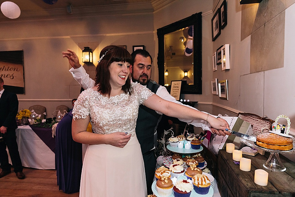 A Rainy Day Brighton Bandstand Wedding. Photography by Heather Shuker of Eclection Photography.