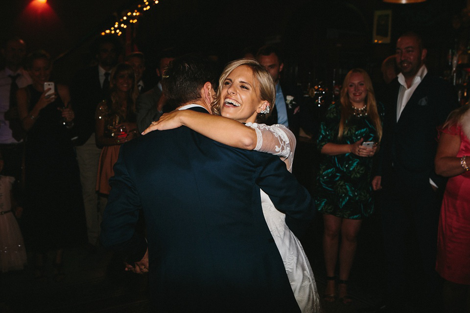 A Vintage Gown by Days of Grace for a Stylish Low-Key and Relaxed London Pub Wedding. Photography by Peach & Jo.