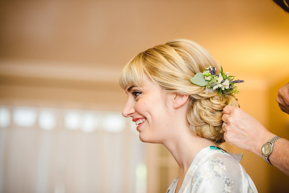 Green wedding shoes and a Jesus Peiro gown for this elegant wedding held at Fetcham Park in Surrey. Photography by Sophie Duckworth.