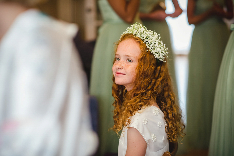 Green wedding shoes and a Jesus Peiro gown for this elegant wedding held at Fetcham Park in Surrey. Photography by Sophie Duckworth.