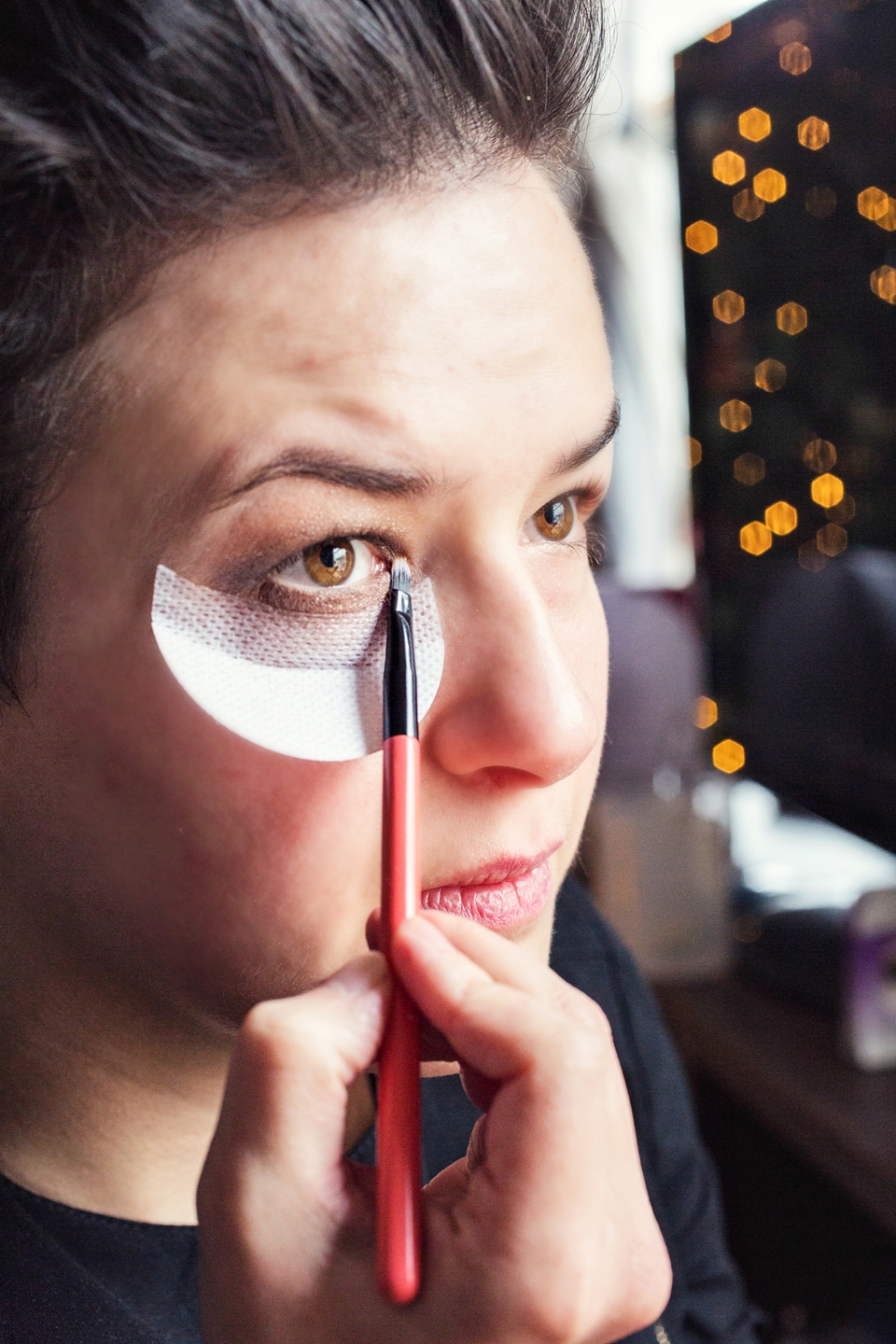 Christmas Party and Festive Makeup Tutorial: Sultry smoky eyes, glowy skin and a red lip