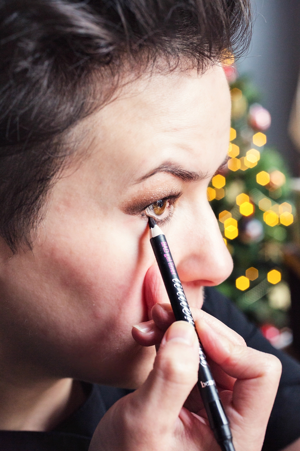 Christmas Party and Festive Makeup Tutorial: Sultry smoky eyes, glowy skin and a red lip
