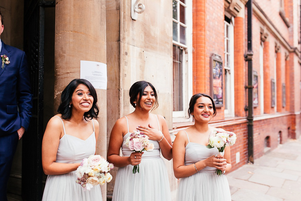 A sequin wedding dress by Karen Willis Holmes for a glamorous and literary inspired London Wedidng. Phtoography by Joanna Nicole.