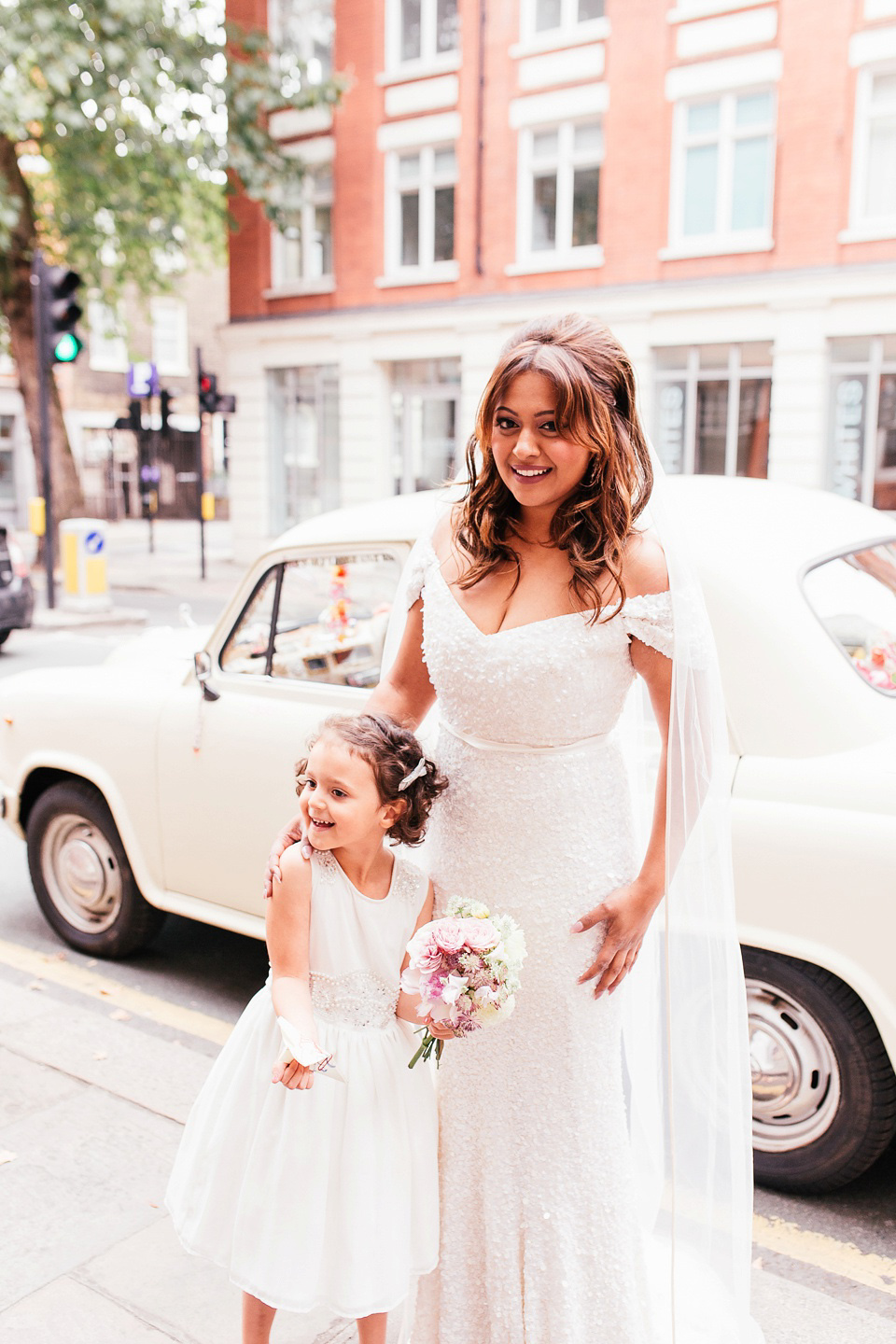 A sequin wedding dress by Karen Willis Holmes for a glamorous and literary inspired London Wedidng. Phtoography by Joanna Nicole.