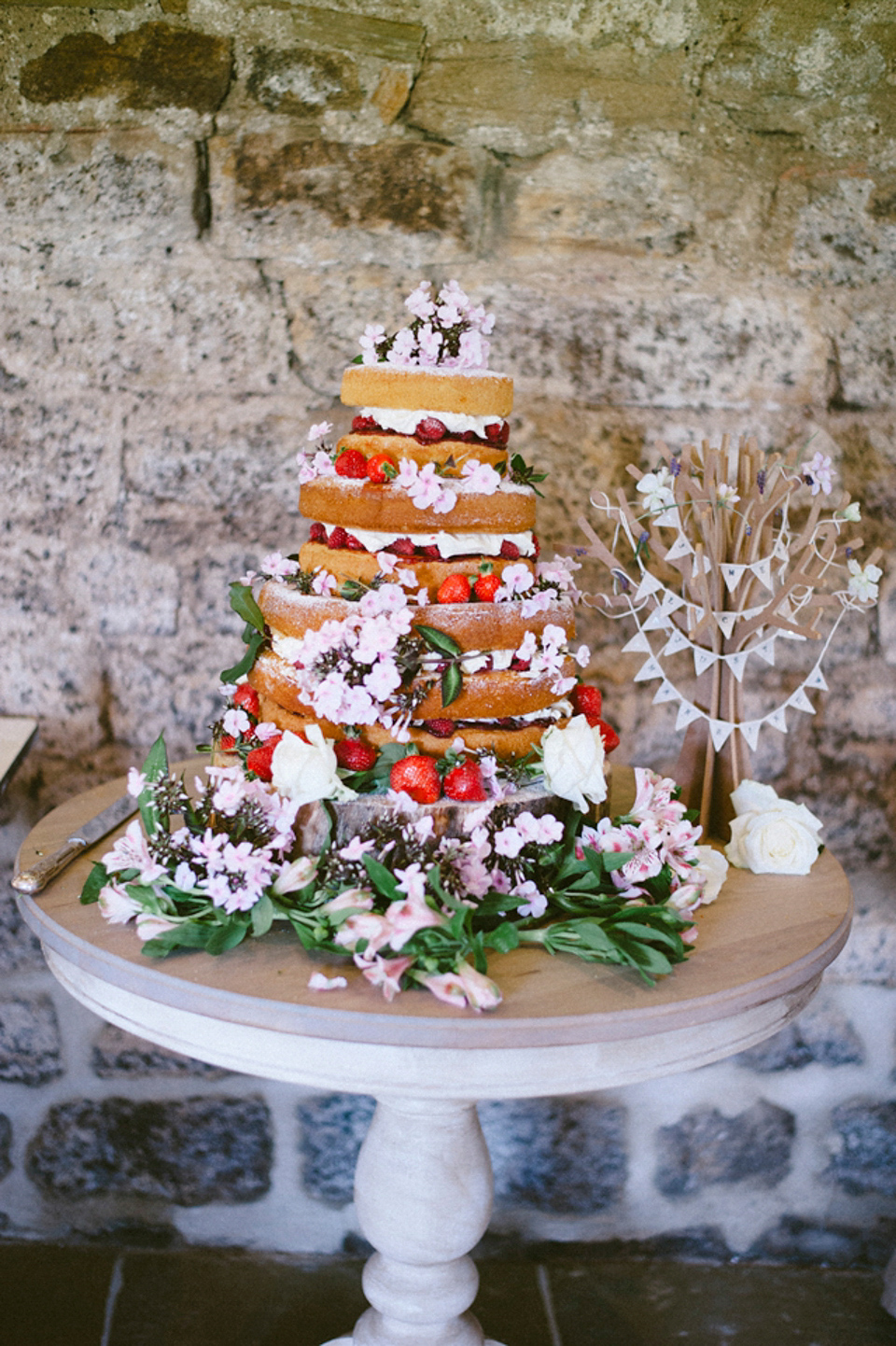 Lucy and James married at Healey Barn in Northumberland. Photography by Little Miss Boyco.