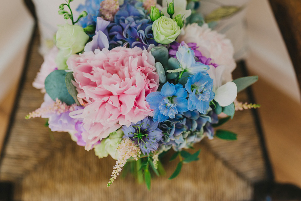 Rachel Gilbert Glamour For An Australian Inspired English Garden Wedding. Images by Peppermint Love Photography.