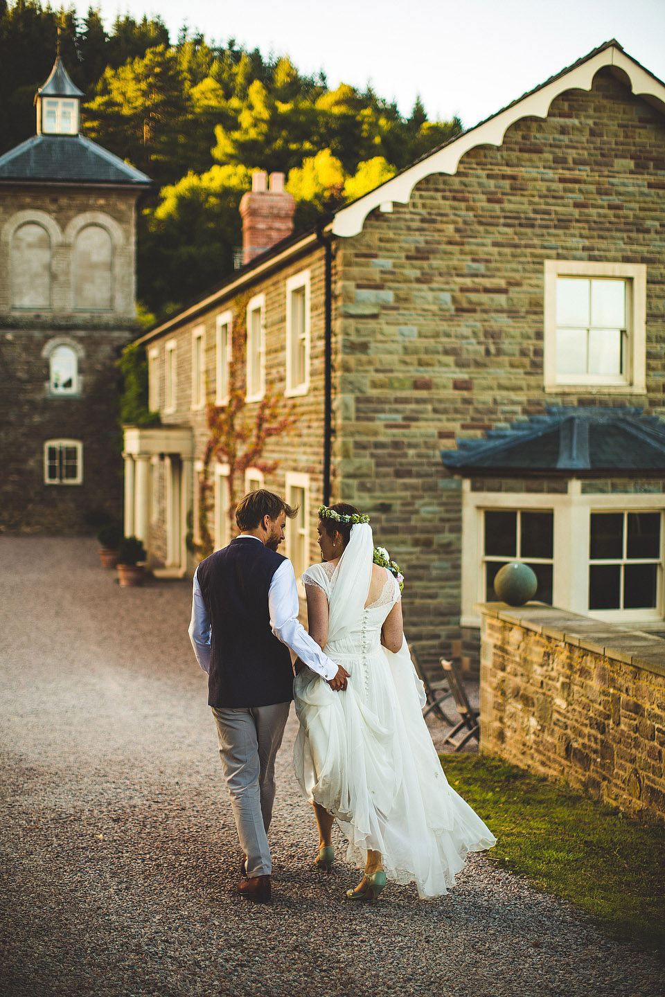 Bride Pip wore a handmade dress for her rustic wedding on her parent's Orchard farm. Photography by S6 Photography.