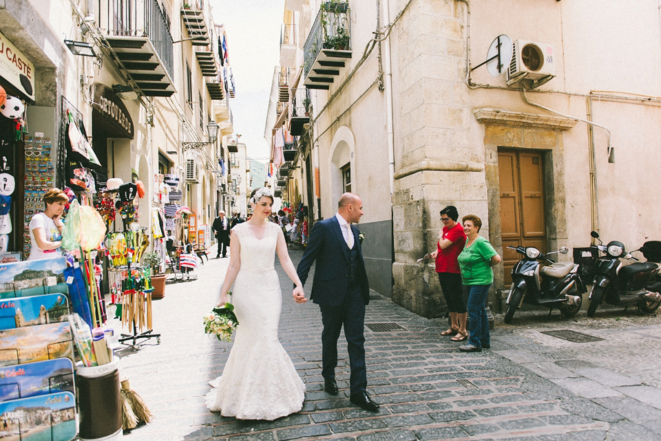 A glamorous Italian seaside wedding, photography by Ed Godden.