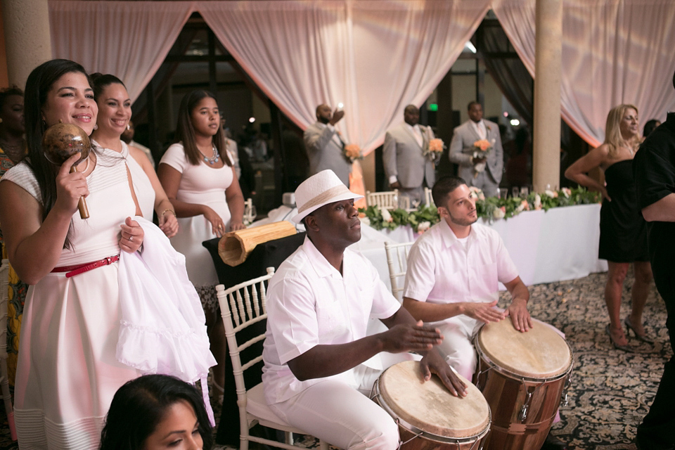 An Effortlessely Elegant Florida Wedding in Shades of Pretty Peach