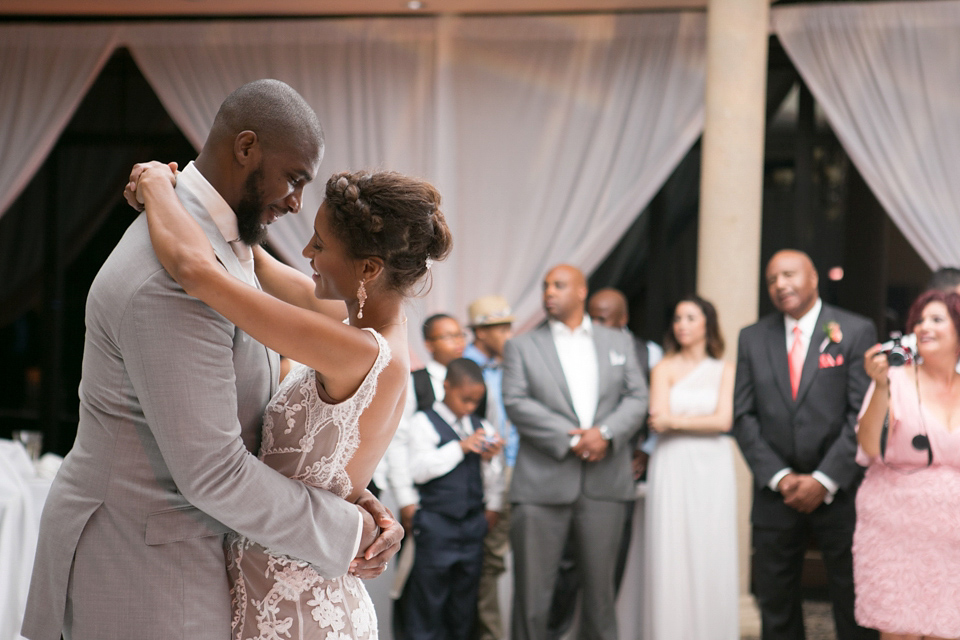 An Effortlessely Elegant Florida Wedding in Shades of Pretty Peach