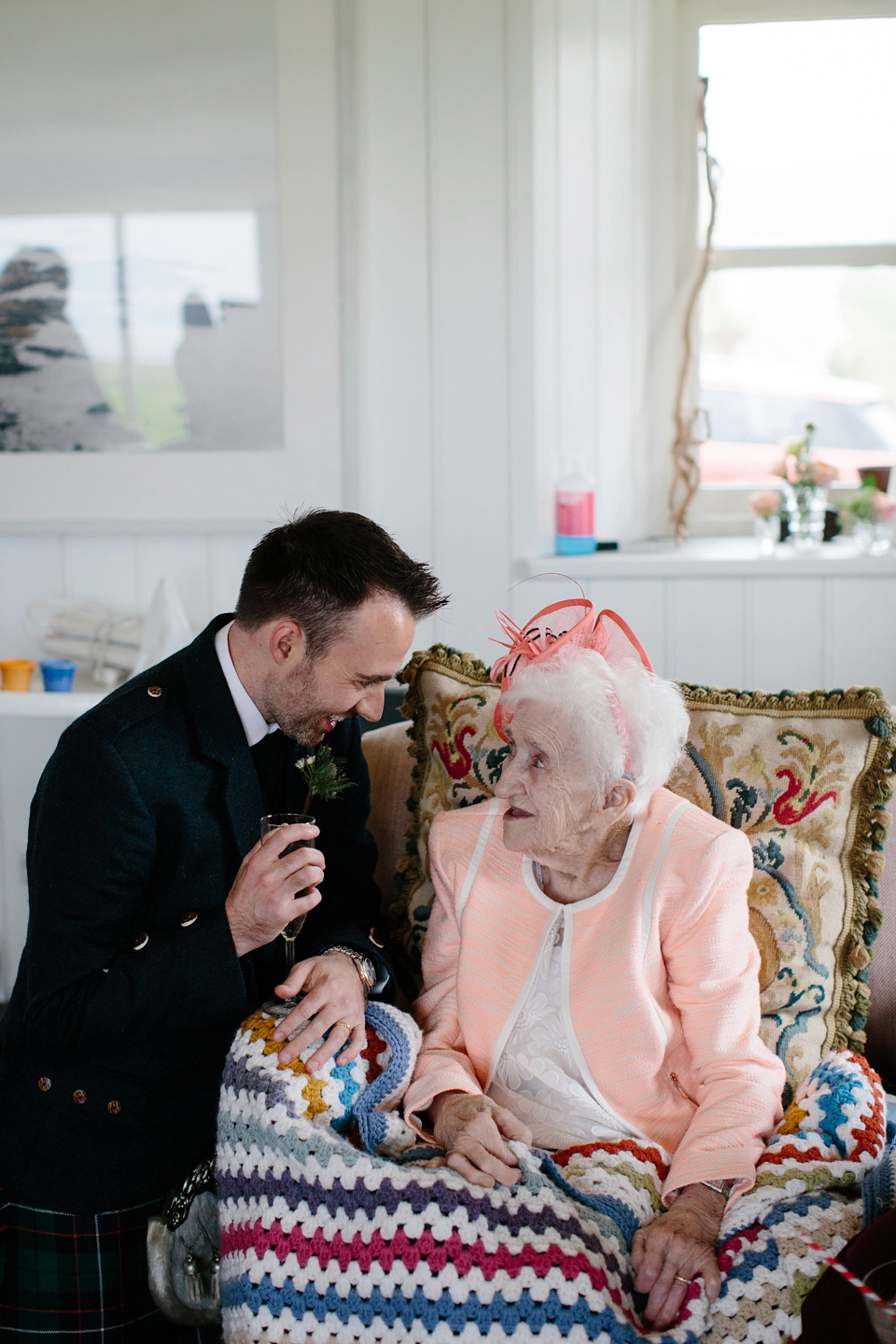 Lauren wears an original vintage 1940s wedding dress and veil for her elegant and colourful wedding at Crear in Scotland. Photography by Caro Weiss.