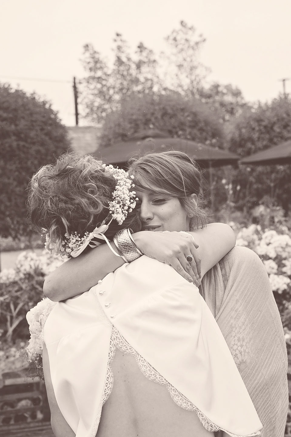 Bride Annie wore Laure de Sagazan separates for her laid back, boho-luxe inspired barn wedding.