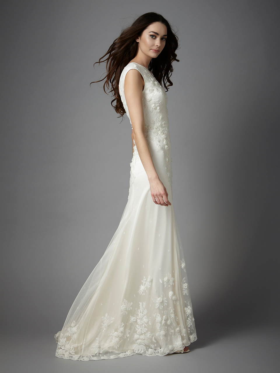 Catherine Deane - feminine and luxury wedding dresses.