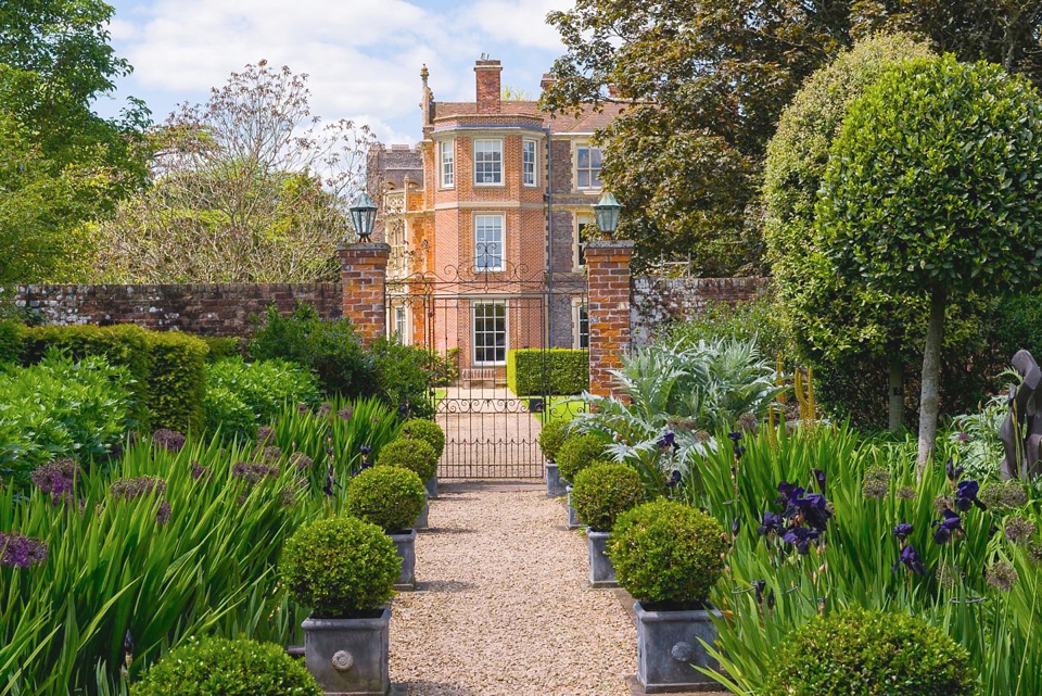 Wickham House - an elegant Georgian wedding venue in Berkshire.