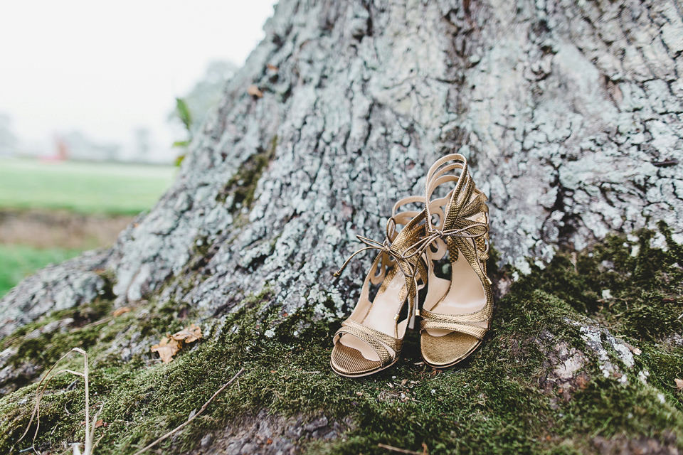 Bride Abby wears a gown by Wilden Bride of London for her Autumn wedding at Lemore Manor in Herefordshire. Photography by Sarah Beth, flowers by Juliet Glaves.