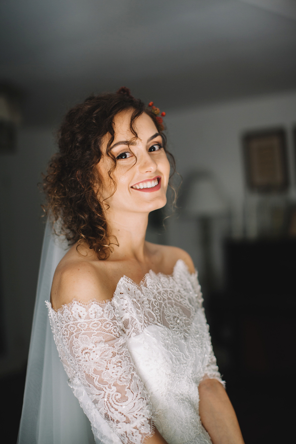 Laura wore a gown by Otilia Brailoiu for her Autumn wedding in the Romanian countryside. Images by Green Antlers Photography.