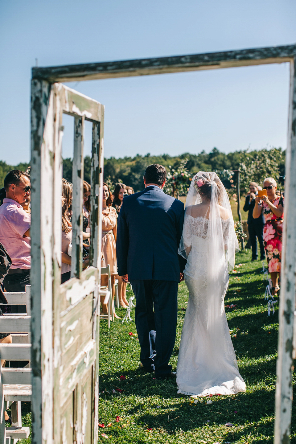 Laura wore a gown by Otilia Brailoiu for her Autumn wedding in the Romanian countryside. Images by Green Antlers Photography.