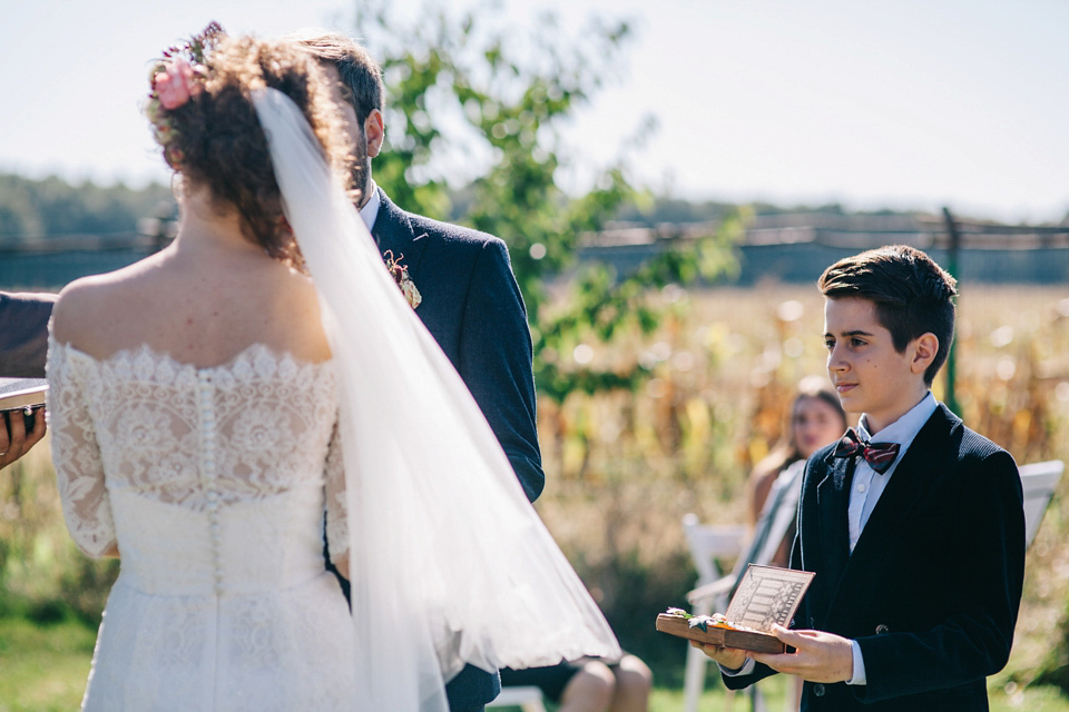 Laura wore a gown by Otilia Brailoiu for her Autumn wedding in the Romanian countryside. Images by Green Antlers Photography.