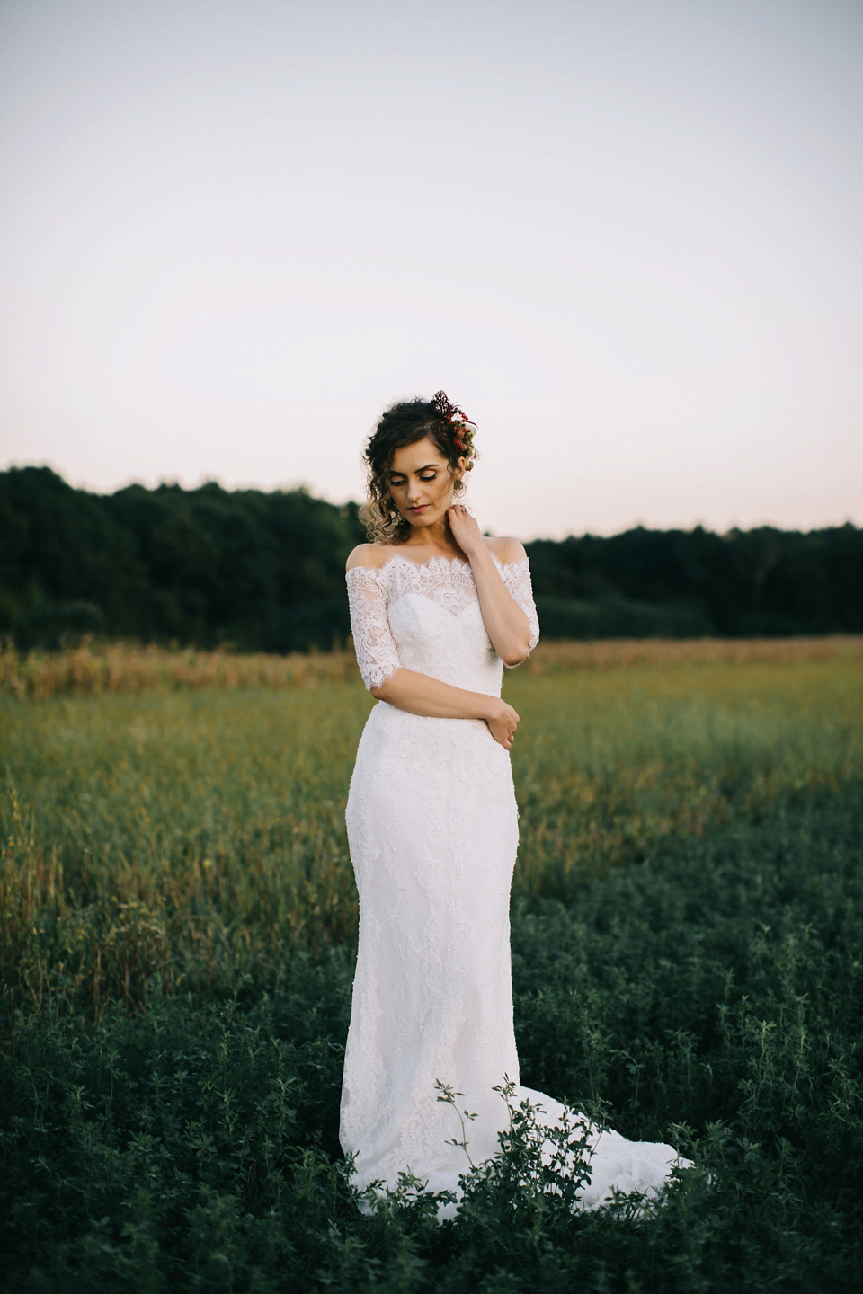 Laura wore a gown by Otilia Brailoiu for her Autumn wedding in the Romanian countryside. Images by Green Antlers Photography.