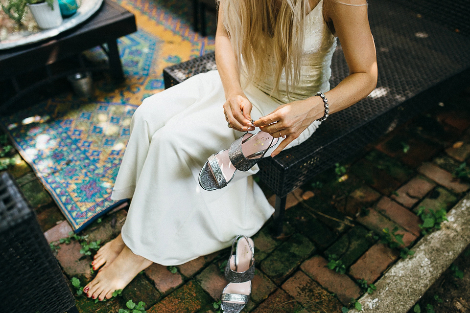 A laid back and romantic disused factory wedding in Brooklyn New York. Bride Maris wore a Nicole Miller gown via BHLDN. Photoggraphy by Jean-Laurent Gaudy.